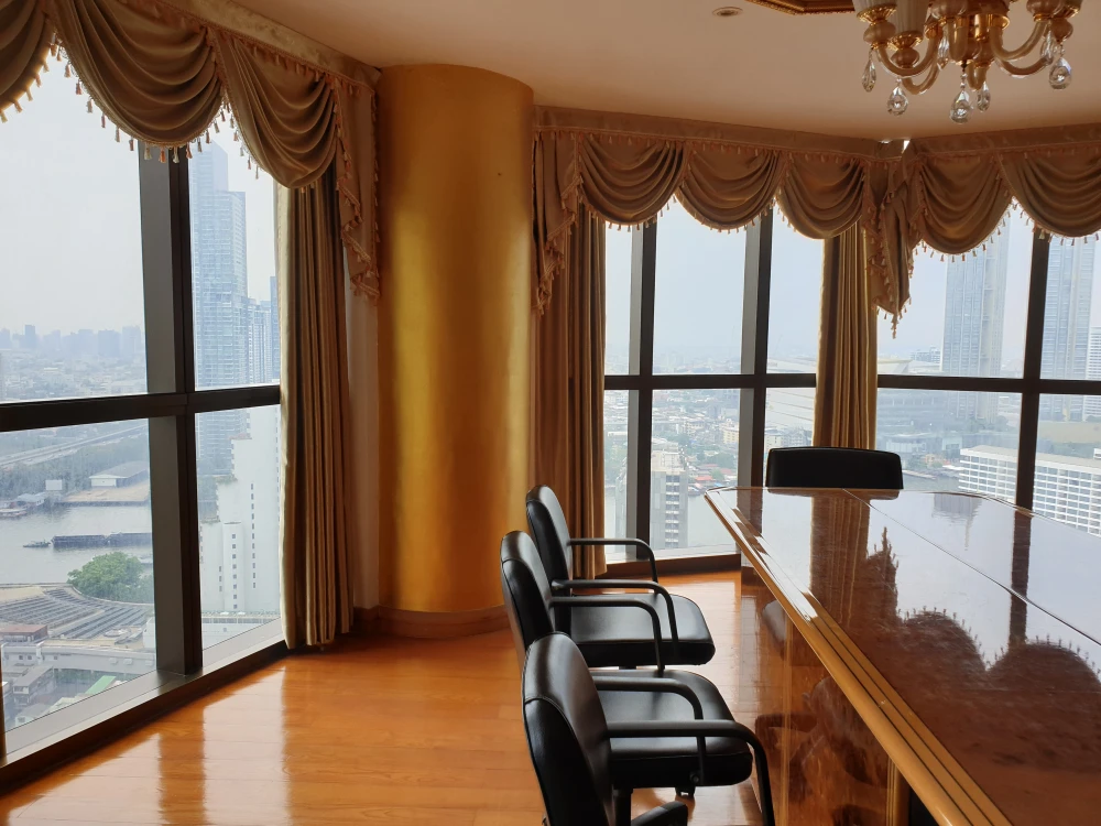 For sale, for rent!! State Tower Condominium, 30th floor, beautiful room, ready to move in, convenient transportation, don't miss it!!