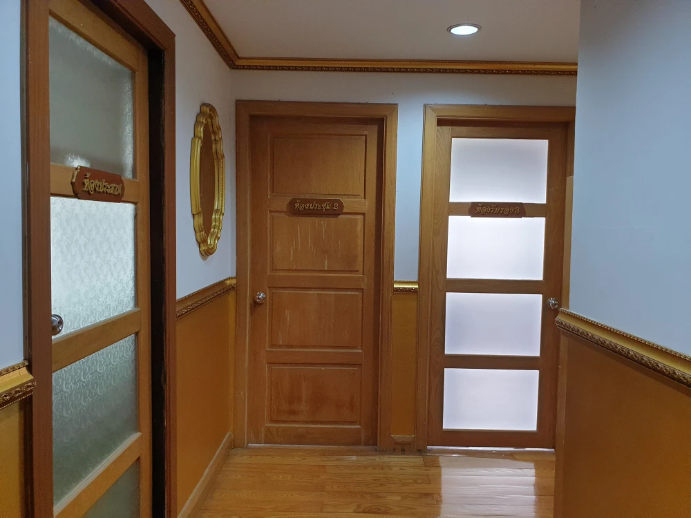For sale, for rent!! State Tower Condominium, 30th floor, beautiful room, ready to move in, convenient transportation, don't miss it!!