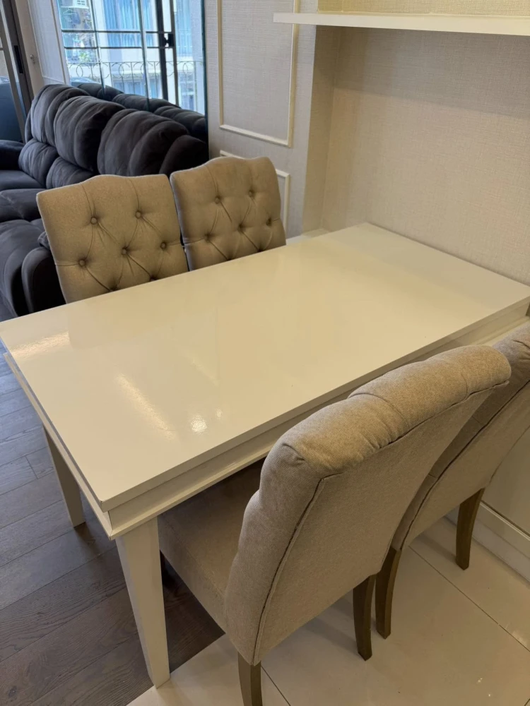 For sale or rent: Amaranta Residence, 5th floor room, open atmosphere, swimming pool view, separate room zones, must reserve.