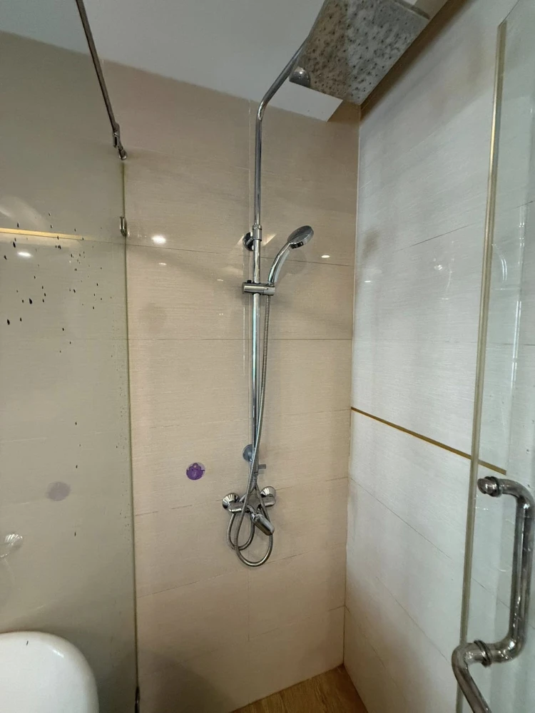 For sale or rent: Amaranta Residence, 5th floor room, open atmosphere, swimming pool view, separate room zones, must reserve.