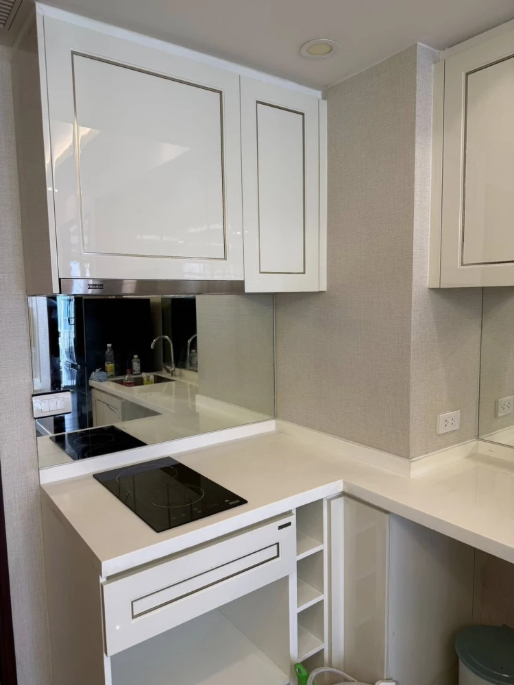 For sale or rent: Amaranta Residence, 5th floor room, open atmosphere, swimming pool view, separate room zones, must reserve.