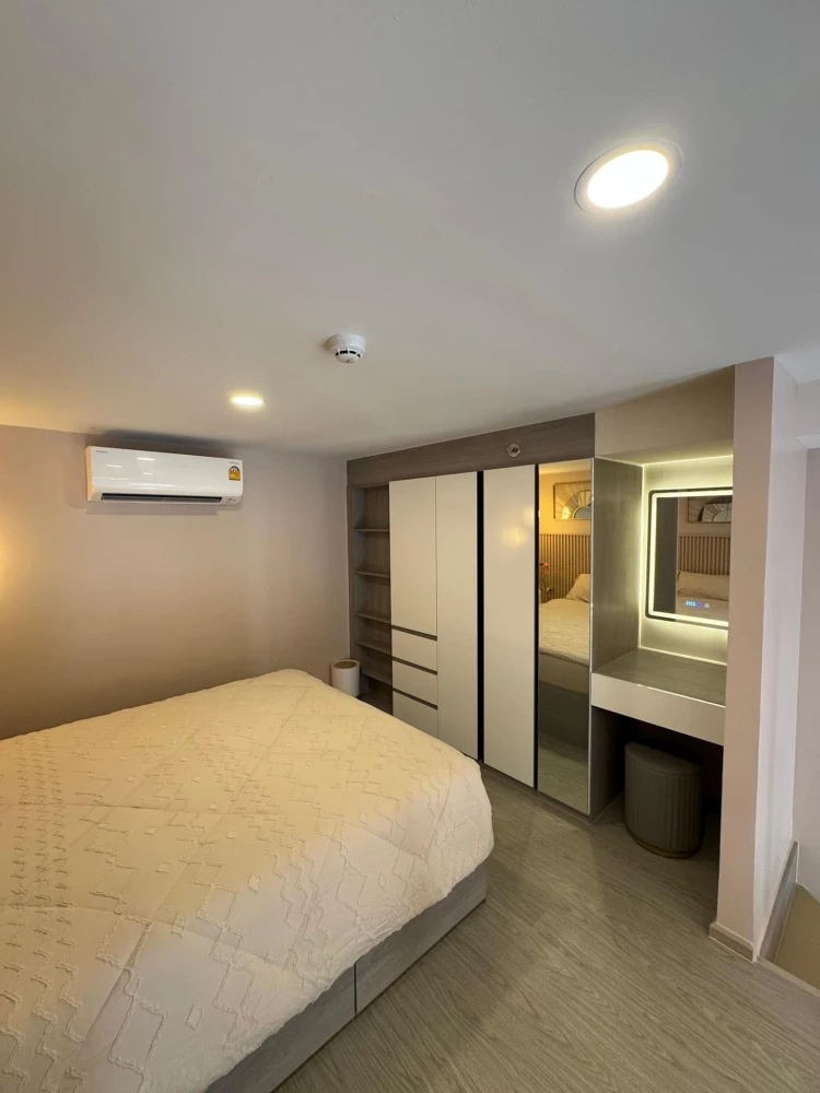 For sale, for rent, Origin Plug and Play Ramkhamhaeng Triple Station, Duplex room, 15th floor, fully furnished, ready to move in immediately