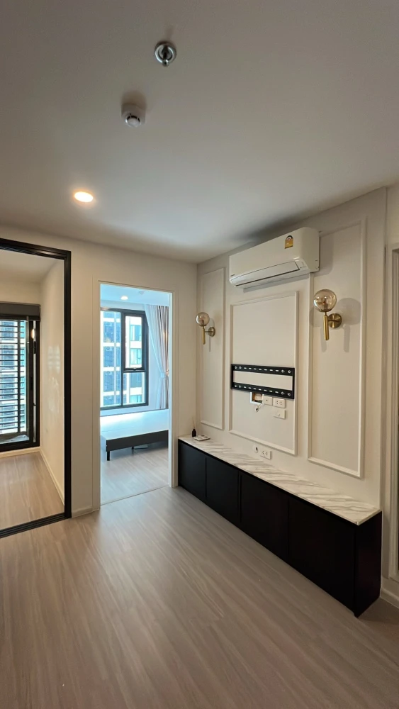 For sale or rent: Denim Chatuchak, Building C, 14th floor, corner unit, very quiet. Fully furnished with built-in furniture in a simple yet luxurious