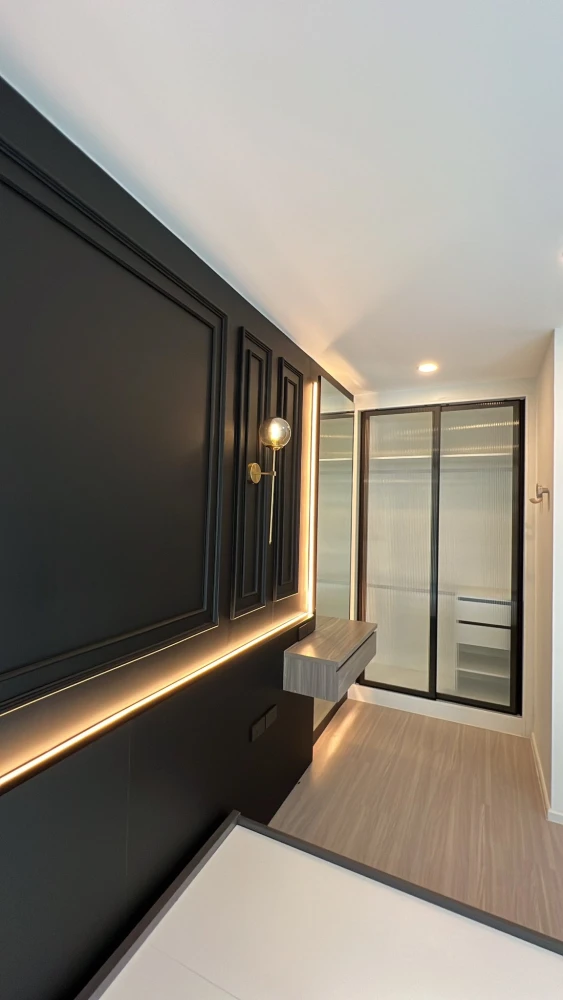 For sale or rent: Denim Chatuchak, Building C, 14th floor, corner unit, very quiet. Fully furnished with built-in furniture in a simple yet luxurious