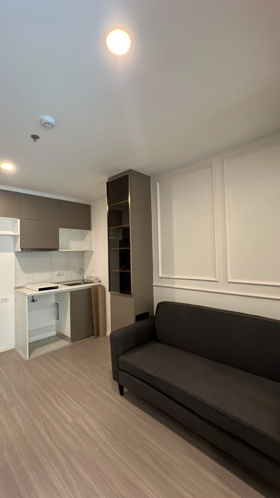 For sale or rent: Denim Chatuchak, Building C, 14th floor, corner unit, very quiet. Fully furnished with built-in furniture in a simple yet luxurious