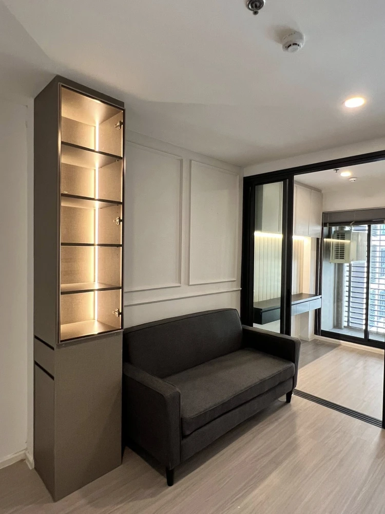 For sale or rent: Denim Chatuchak, Building C, 14th floor, corner unit, very quiet. Fully furnished with built-in furniture in a simple yet luxurious