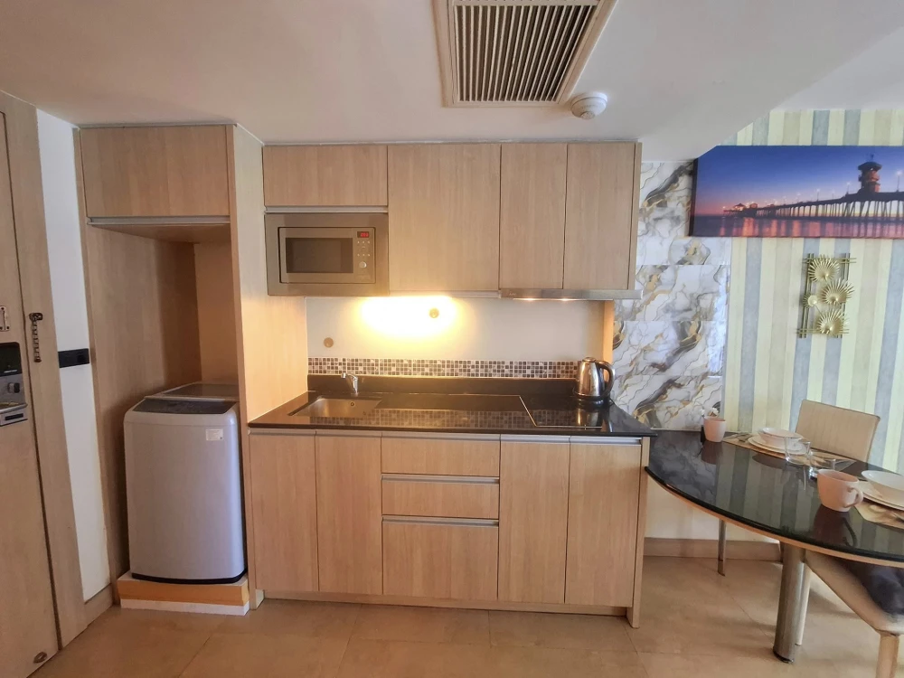 For sale, for rent, The Cliff (South Pattaya), 5th floor, swimming pool view, fully furnished and looks great, don't miss it.