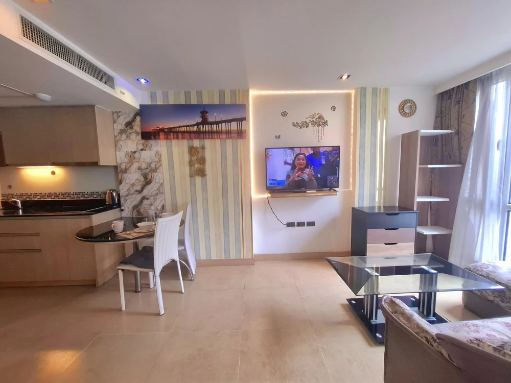 For sale, for rent, The Cliff (South Pattaya), 5th floor, swimming pool view, fully furnished and looks great, don't miss it.