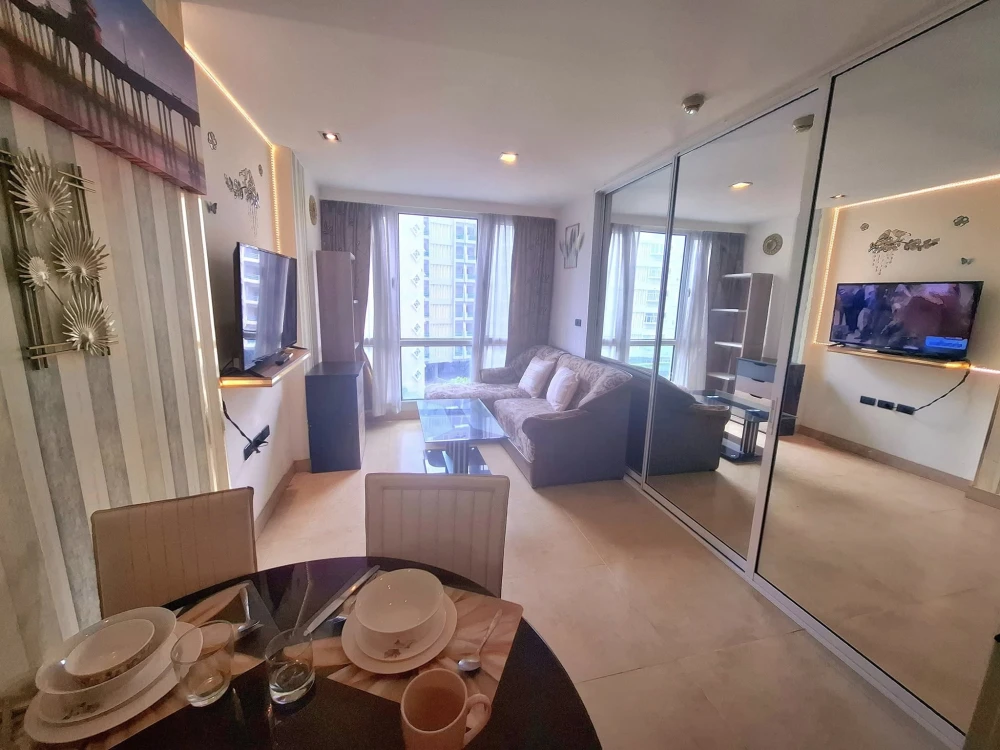 For sale, for rent, The Cliff (South Pattaya), 5th floor, swimming pool view, fully furnished and looks great, don't miss it.