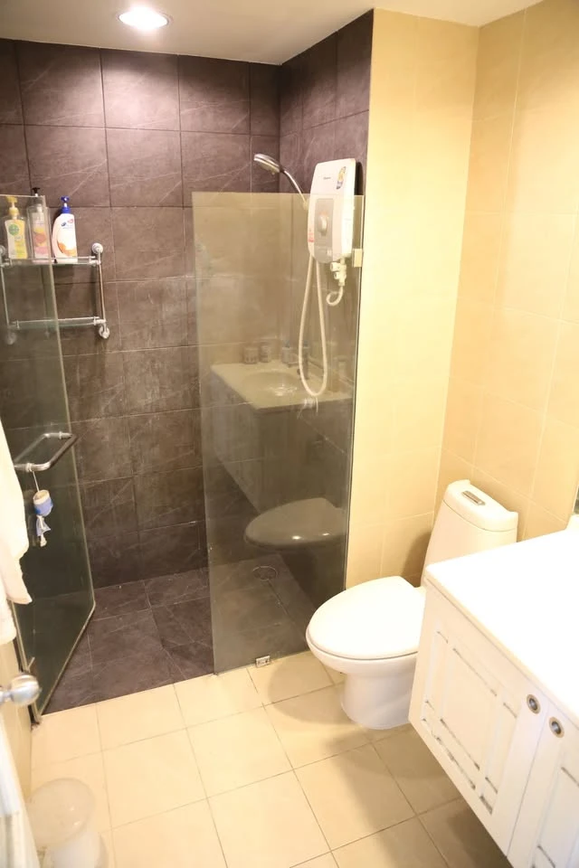 For sale, for rent, The Station Sathorn-Bang Rak, Building 2, 16th floor, best city view, panoramic view, quiet, no mosquitoes, hurry up and grab it.