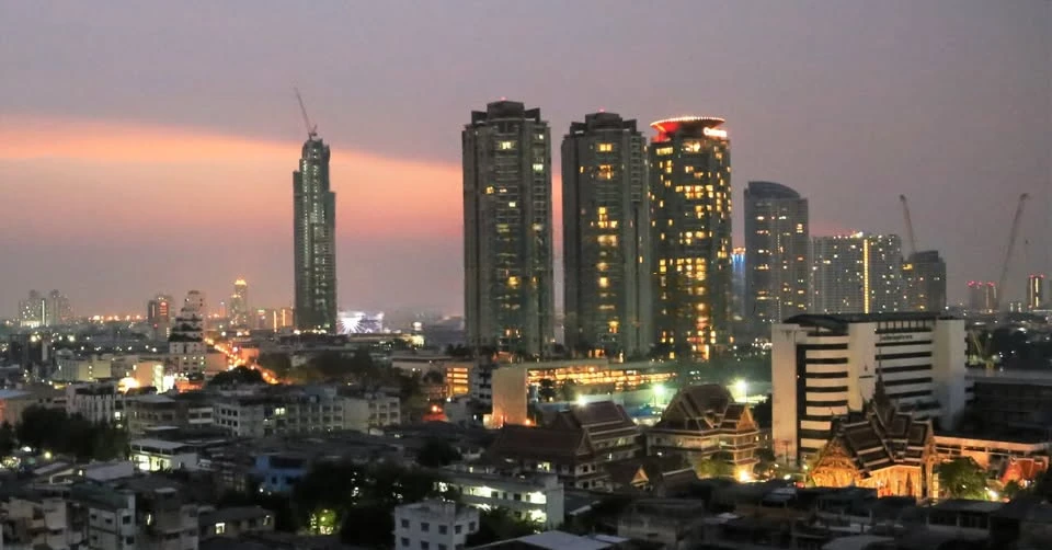 For sale, for rent, The Station Sathorn-Bang Rak, Building 2, 16th floor, best city view, panoramic view, quiet, no mosquitoes, hurry up and grab it.