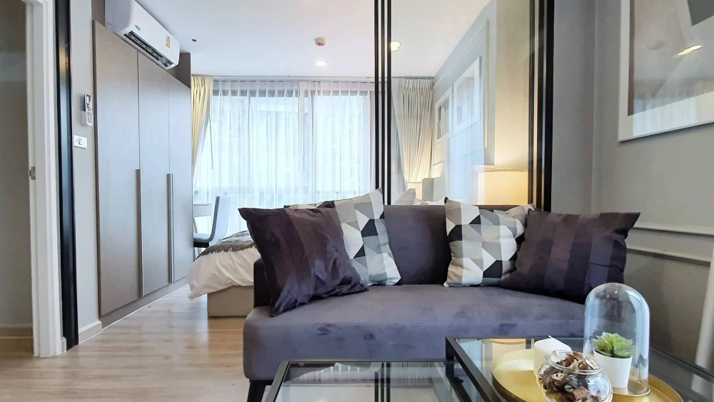 For sale or rent: The Belgravia @ Ratchada-Ladprao 15. Beautifully decorated, stylish unit, perfect for living. Don't miss out!