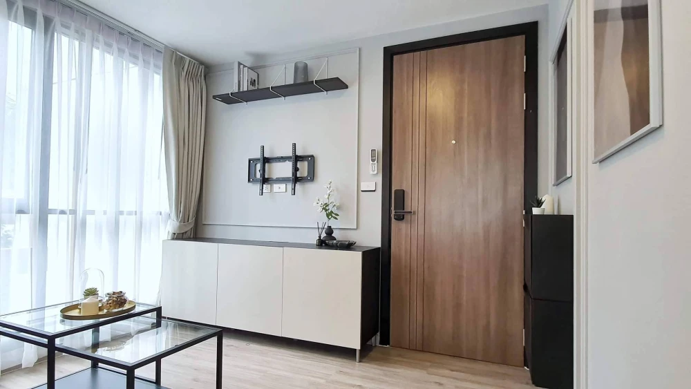 For sale or rent: The Belgravia @ Ratchada-Ladprao 15. Beautifully decorated, stylish unit, perfect for living. Don't miss out!