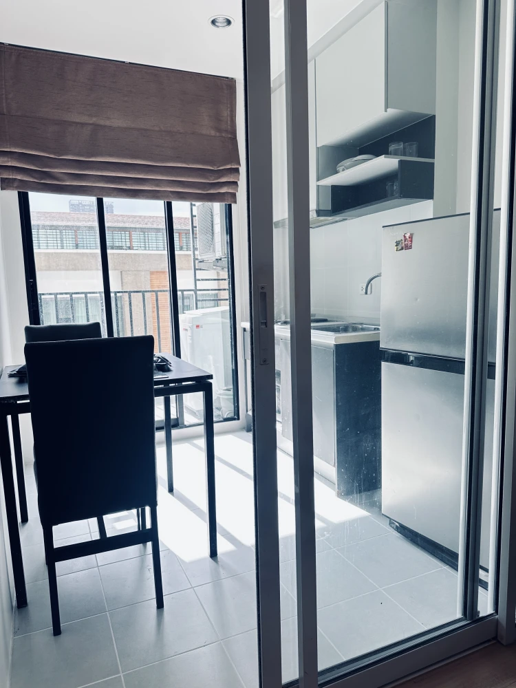 For sale or rent, The Base Chaengwattana, full electrical appliances, economical price, rent or buy, it's worth it, don't miss it.