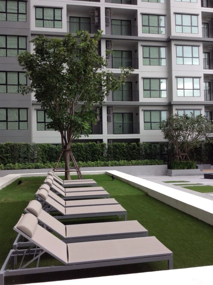 For sale or rent, The Base Chaengwattana, full electrical appliances, economical price, rent or buy, it's worth it, don't miss it.