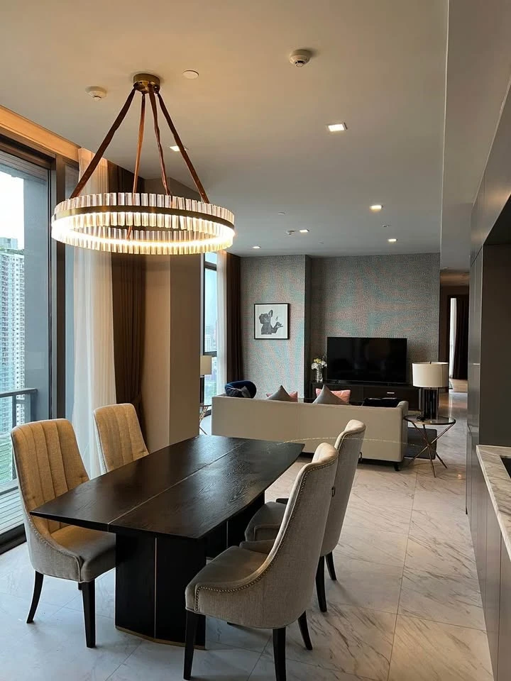 For sale or rent: The Monument Thonglor, 24th floor (highest zone for 2 bedrooms), north facing, open view, shady all day, don't miss it.