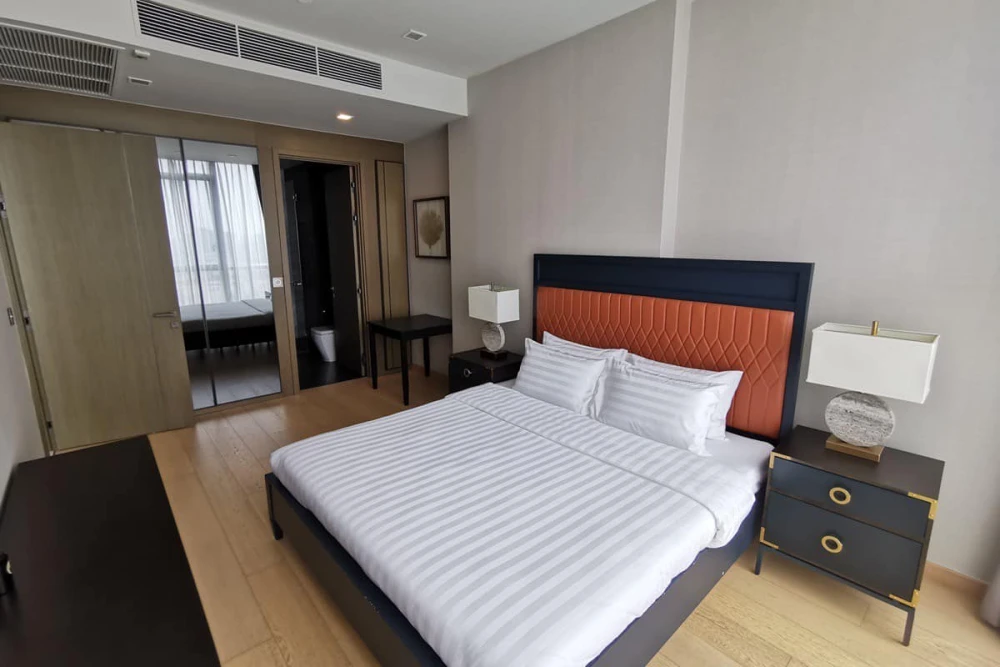 For sale or rent, The Monument Thonglor, spacious room. There is a private lift, the view is very good, you won't be disappointed for sure.