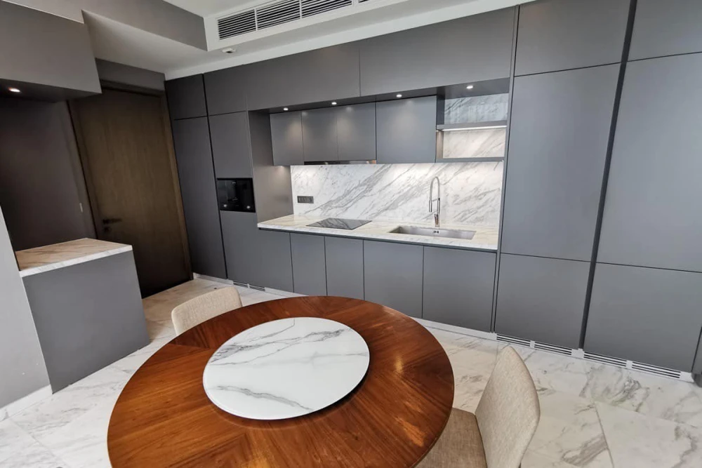 For sale or rent, The Monument Thonglor, spacious room. There is a private lift, the view is very good, you won't be disappointed for sure.