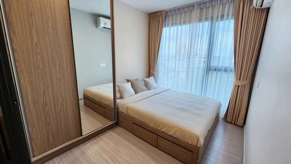 For rent or sale: The Privacy S 101, beautiful room, fully furnished, separated into sections. If interested, hurry and reserve now. Don't miss it.