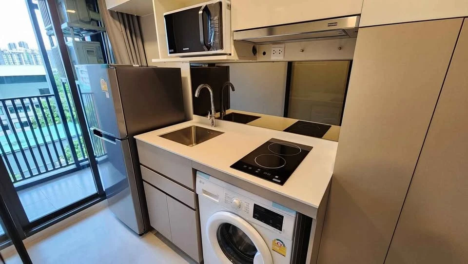 For rent or sale: The Privacy S 101, beautiful room, fully furnished, separated into sections. If interested, hurry and reserve now. Don't miss it.