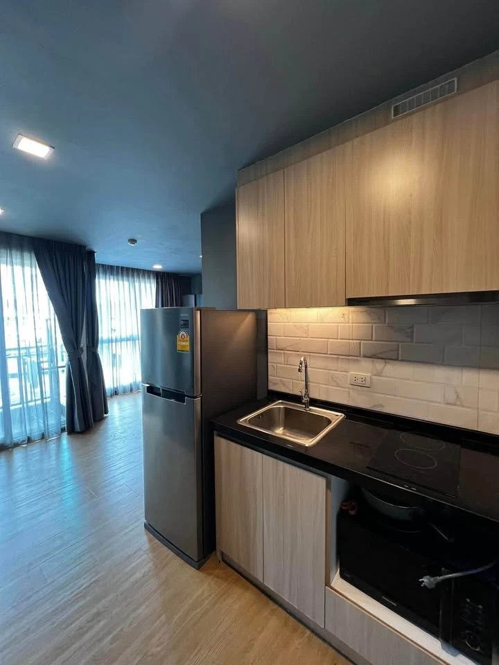 For sale or sale: The Light New York, fully furnished with built-in furniture and full electrical appliances. Move in now, don't hesitate.