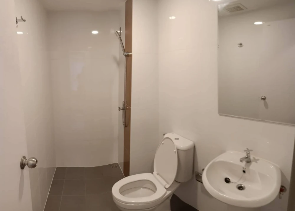 Sell, rent The Series Condo Tiwanon, separate rooms, wallpapered throughout the room, book now!!