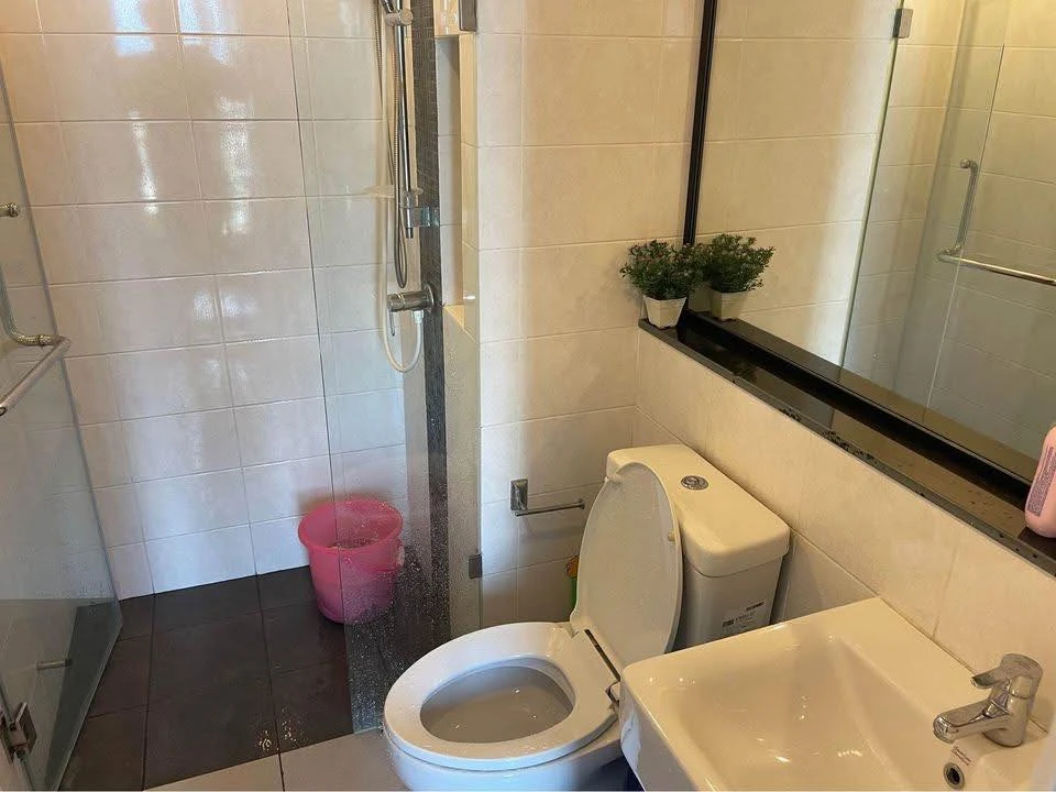 For sale, for rent, The Tree Rio Bang O Station, high floor room, 24th floor, very good breeze, amazing city view, interested, book now.