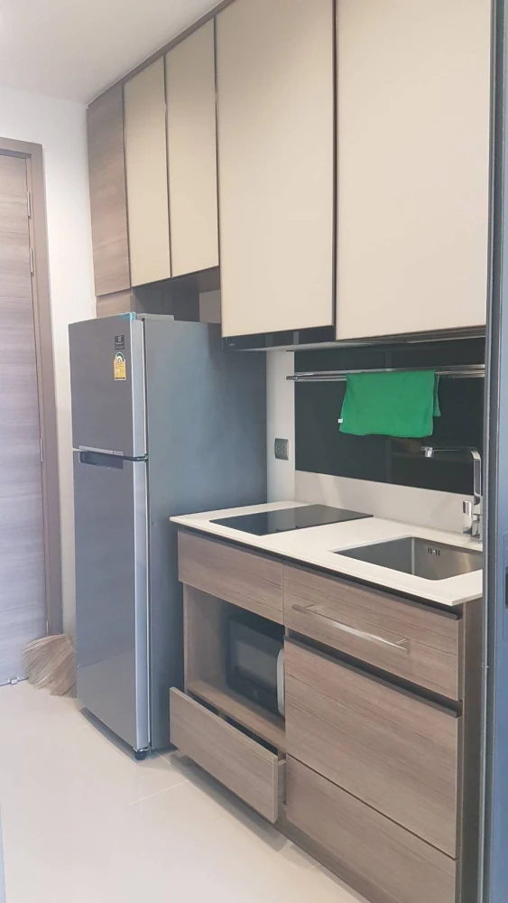 For sale or rent: The Line Phahonyothin-Pradipat. Spacious and comfortable room. Fully furnished with appliances. Ready to move in.
