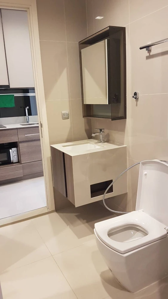 For sale or rent: The Line Phahonyothin-Pradipat. Spacious and comfortable room. Fully furnished with appliances. Ready to move in.