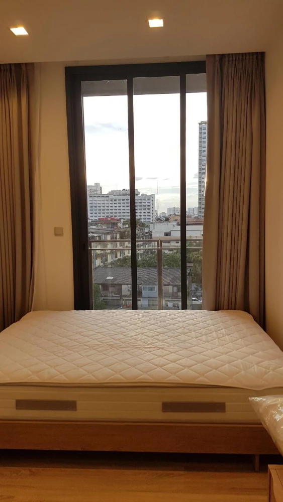 For sale or rent: The Line Phahonyothin-Pradipat. Spacious and comfortable room. Fully furnished with appliances. Ready to move in.