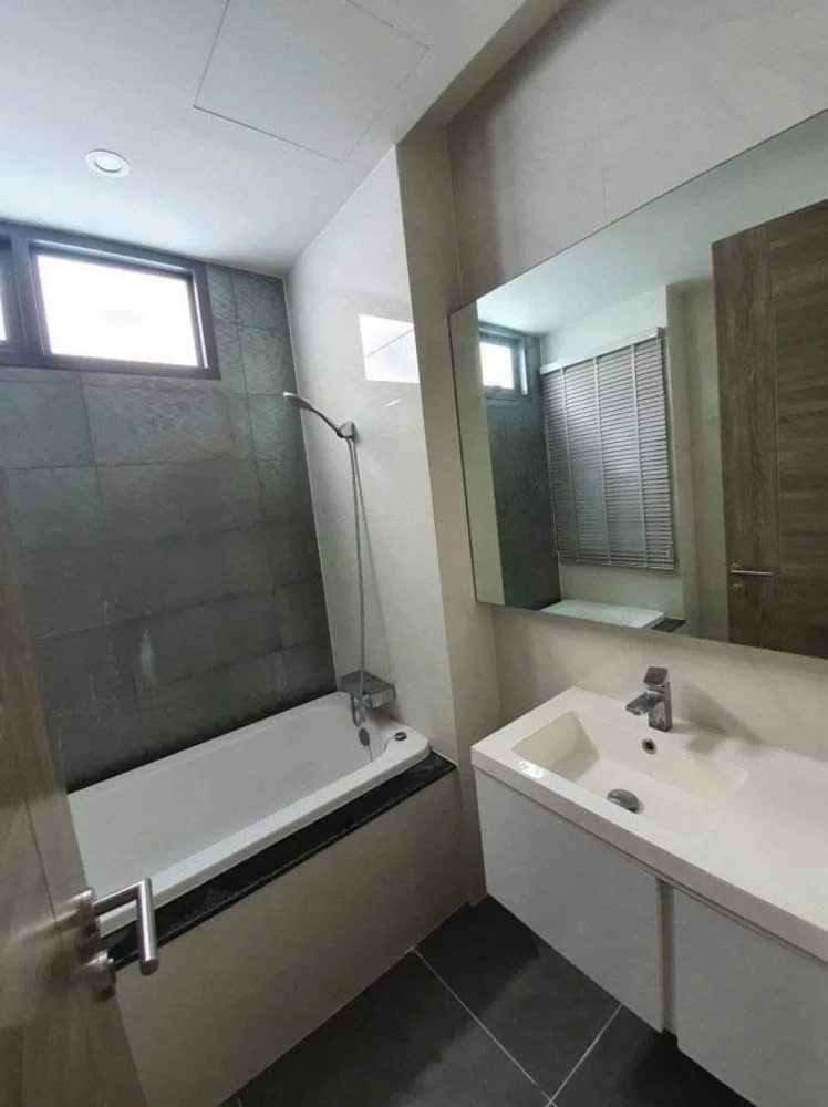 For sale, for rent, Mayfair Place Sukhumvit 50, 2 bedrooms, 2 bathrooms, lots of usable space, comfortable living, not cramped, book now.