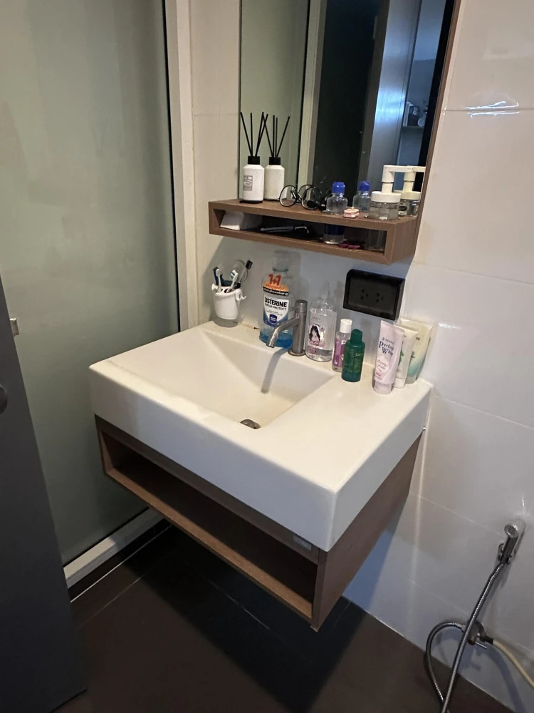 For sale or rent: Vento Condo Kaset-Nawamin. Beautifully decorated room with a theme. Comes with complete furniture. Ready to move in.