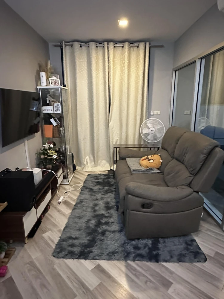 For sale or rent: Vento Condo Kaset-Nawamin. Beautifully decorated room with a theme. Comes with complete furniture. Ready to move in.