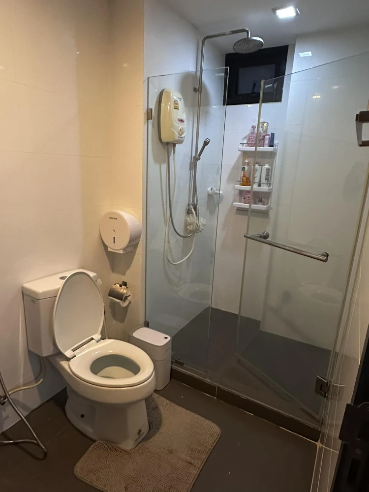 For sale or rent: Vento Condo Kaset-Nawamin. Beautifully decorated room with a theme. Comes with complete furniture. Ready to move in.