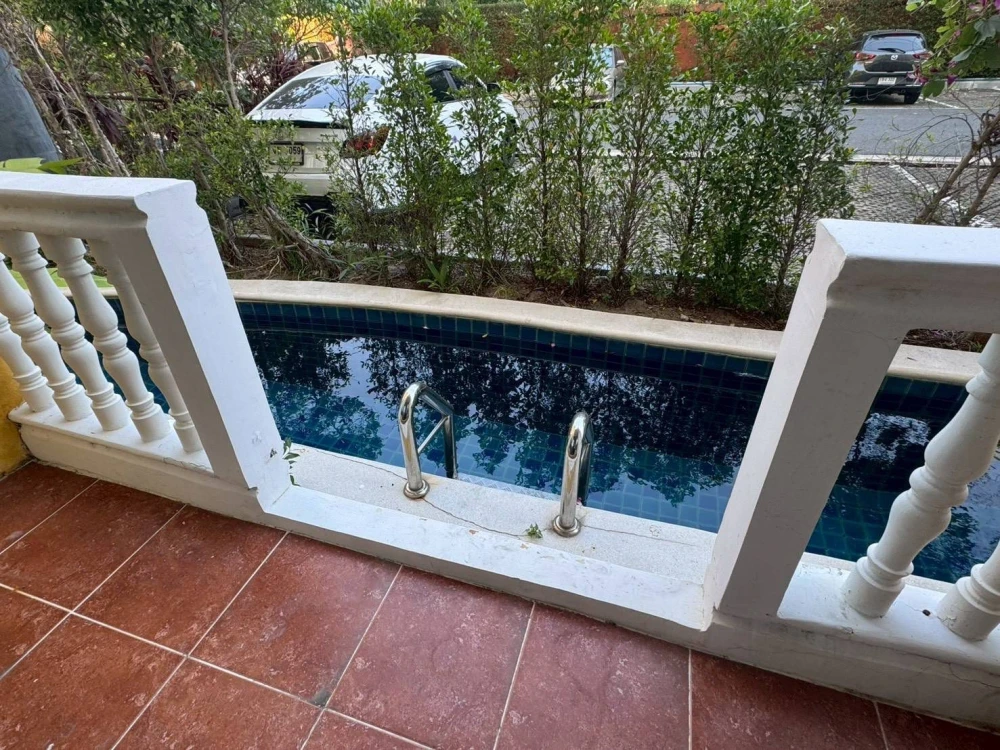 For sale or rent: Venetian Signature Condo Resort Pattaya, 1st floor, poolside room, quiet corner room, hurry and reserve now!