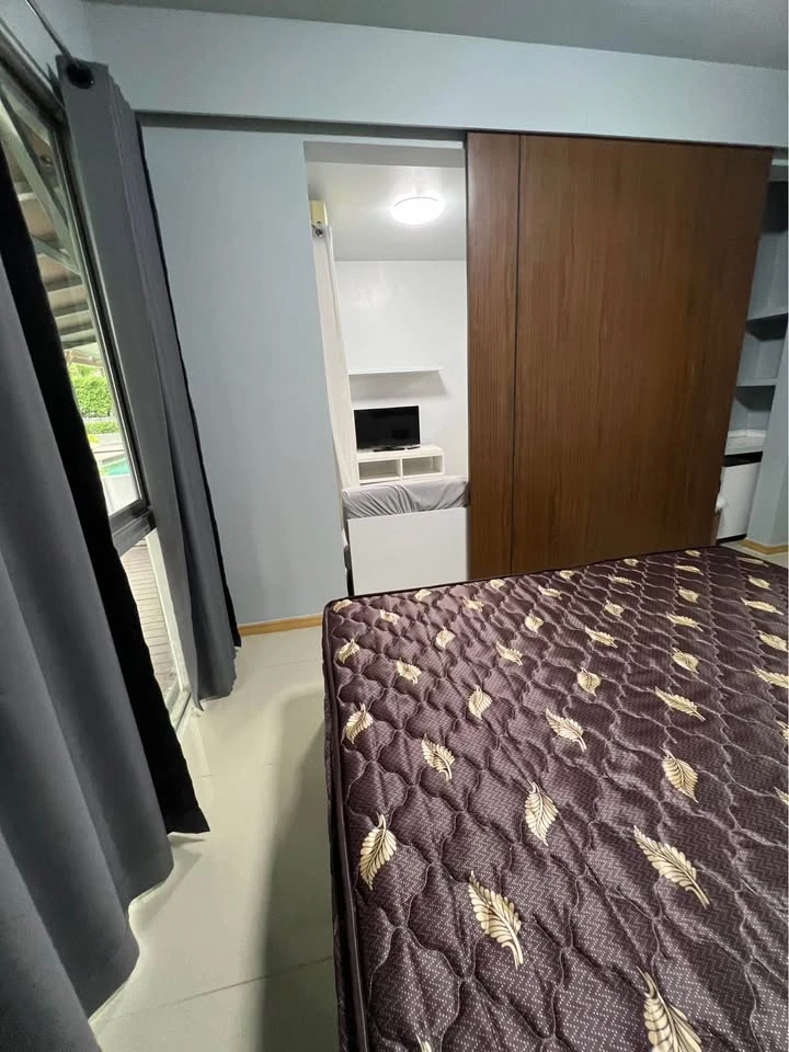 For sale or rent A Space Asoke-Ratchada, spacious room, comfortable and fully furnished, book now, don't miss it.