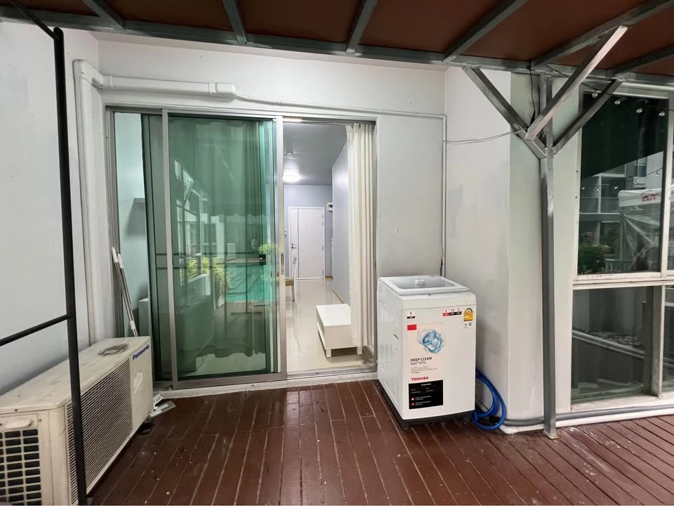 For sale or rent A Space Asoke-Ratchada, spacious room, comfortable and fully furnished, book now, don't miss it.