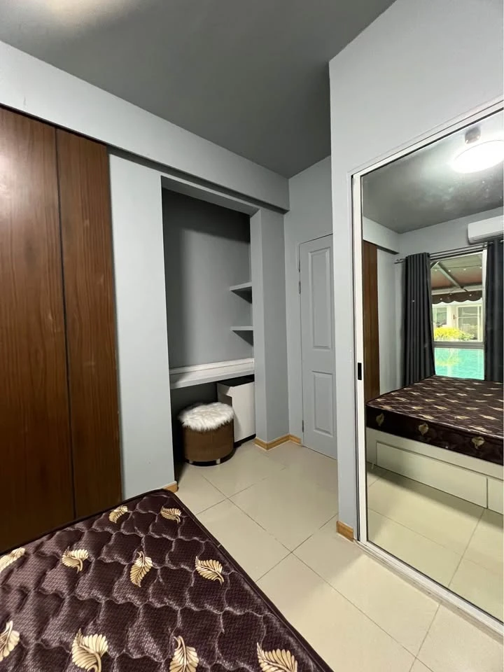 For sale or rent A Space Asoke-Ratchada, spacious room, comfortable and fully furnished, book now, don't miss it.