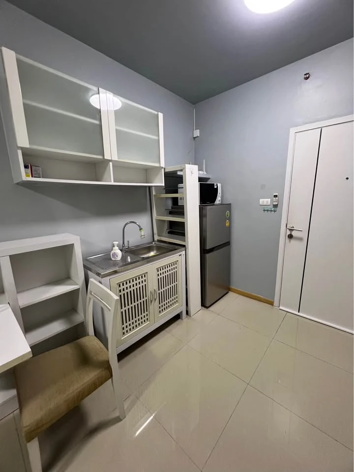 For sale or rent A Space Asoke-Ratchada, spacious room, comfortable and fully furnished, book now, don't miss it.