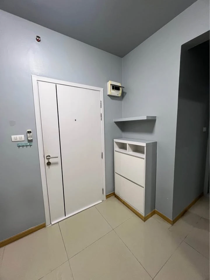 For sale or rent A Space Asoke-Ratchada, spacious room, comfortable and fully furnished, book now, don't miss it.
