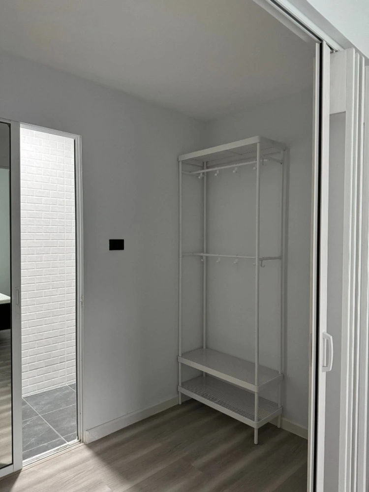 For sale or rent: A Space Asoke-Ratchada, empty room ready to be decorated, 9th floor, this corner is a very peaceful corner, you can't miss it.