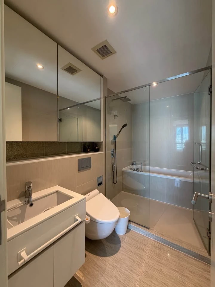 For sale or rent: H Condo Sukhumvit 43. Great view, good ventilation, no buildings blocking the view, no evening sun, the room stays cool. Book now!