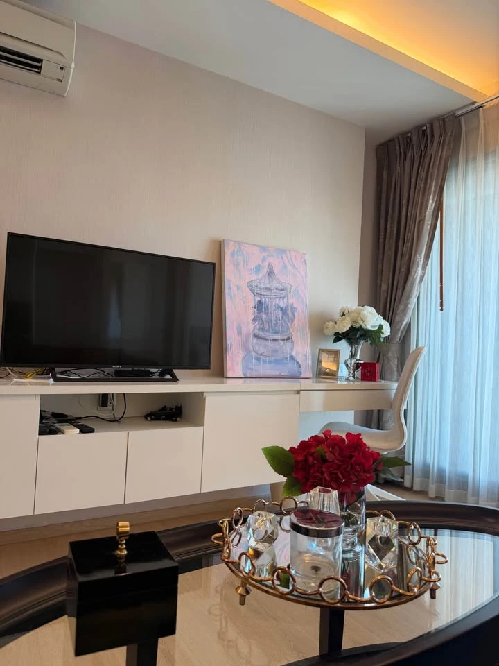 For sale or rent: H Condo Sukhumvit 43. Great view, good ventilation, no buildings blocking the view, no evening sun, the room stays cool. Book now!