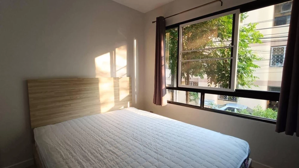 For sale or rent: H2 Ramintra 21, 2nd floor, same floor as the swimming pool, complete with electrical appliances. Don't miss out!