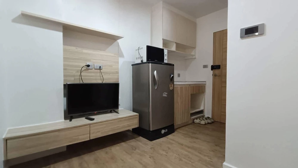 For sale or rent: H2 Ramintra 21, 2nd floor, same floor as the swimming pool, complete with electrical appliances. Don't miss out!