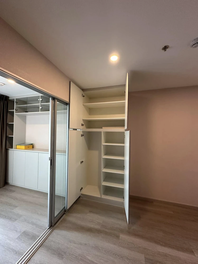 For sale, for rent, Elio Sathorn-Wutthakat, has a good built-in cabinet, a spacious room, airy, comfortable, don't miss it.