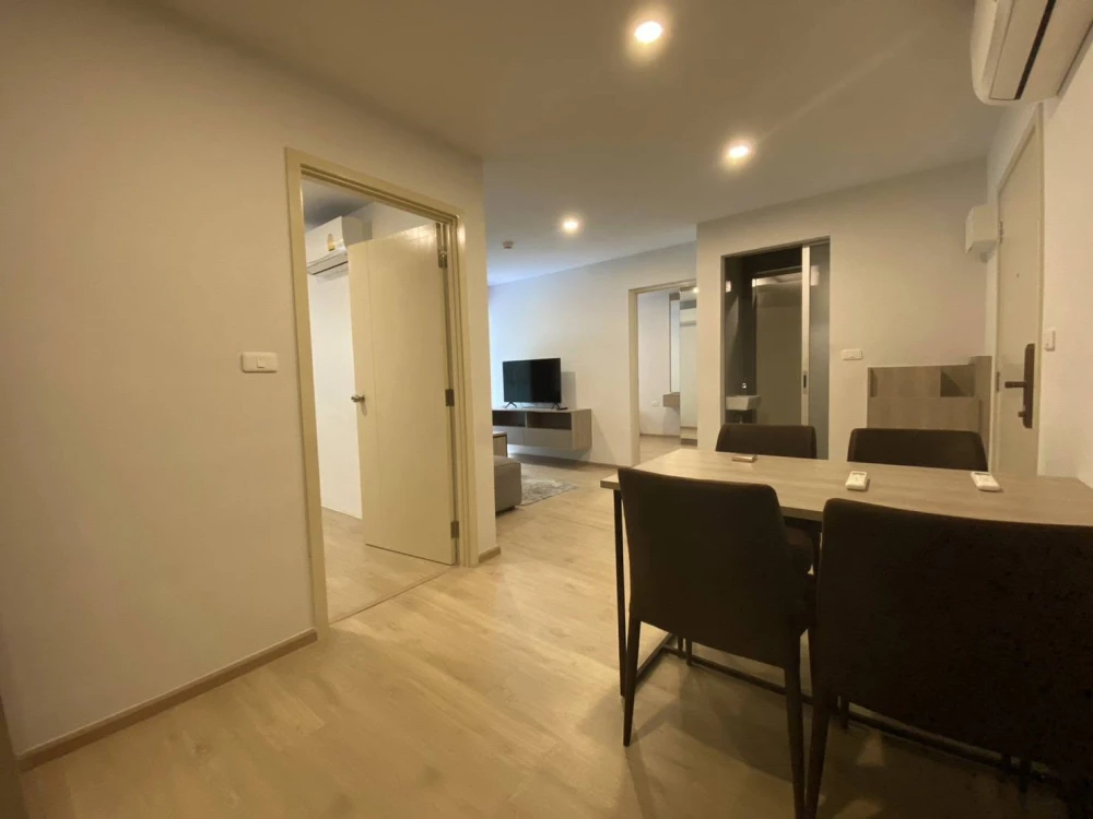 For sale or rent: Elio Del Mall Phahonyothin 34. Features two digital door locks (front and back), garden and swimming pool access. Move in now, don't
