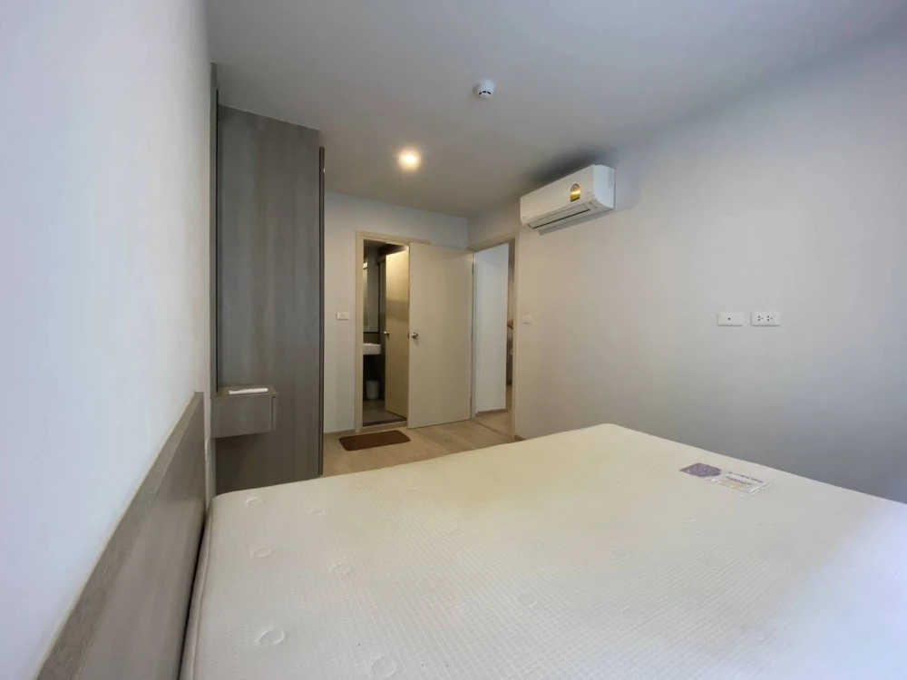 For sale or rent: Elio Del Mall Phahonyothin 34. Features two digital door locks (front and back), garden and swimming pool access. Move in now, don't