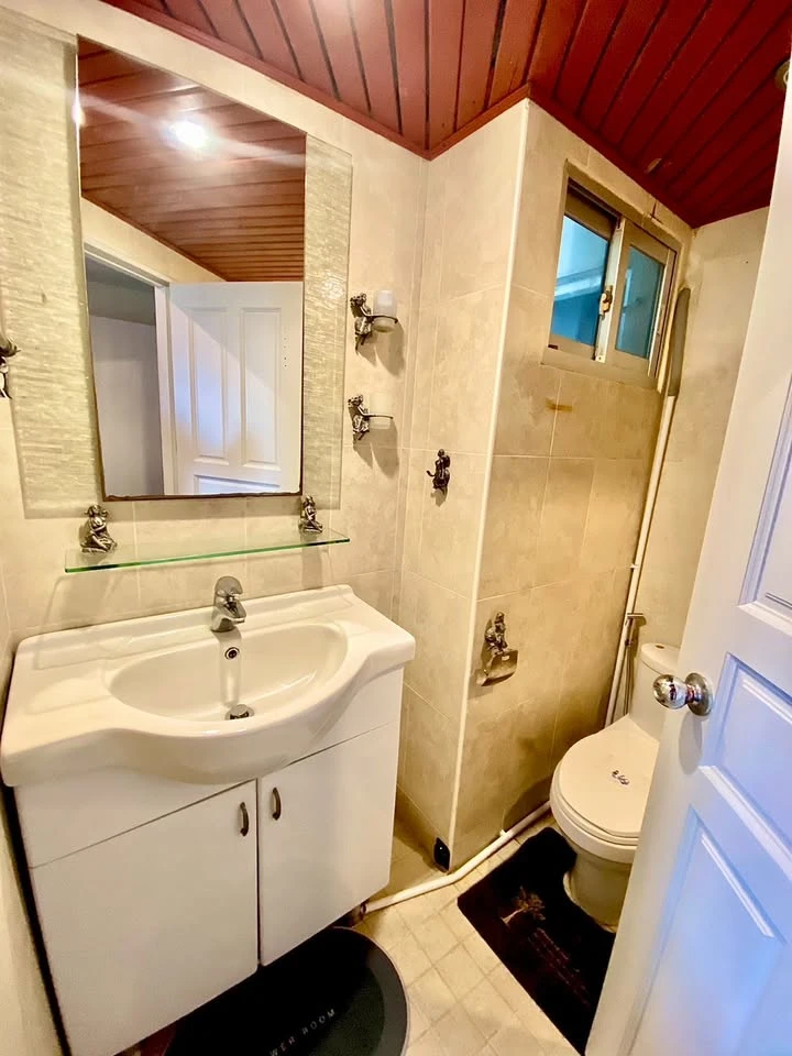 For sale or rent: SV City Rama 3. Large rooms with Chao Phraya river view. Fully furnished and beautifully decorated. Don't miss out!