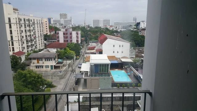 For sale or rent: Chapter One The Campus Ladprao 1, 7th floor, corner unit. Quiet and private, perfect for relaxation.